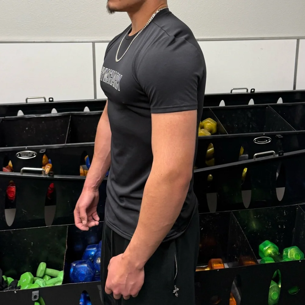 GYMSHARK MEN CUT OUT LOGO T SHIRT BODYBUILDING BODYBUILDER WEIGHT LIFTING ACTION - Picture 11 of 16